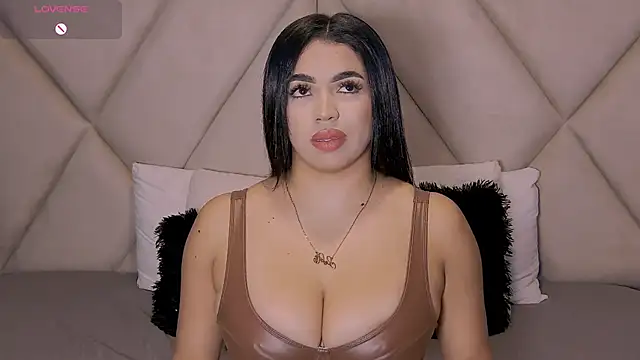 Snapshot of CharlotteeBrownn chatting on October 2025 02:33:01 AM CharlotteeBrownn online show from October 2025 02:33:01 AM