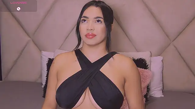 Snapshot of CharlotteeBrownn chatting on October 2025 06:05:01 AM CharlotteeBrownn online show from October 2025 06:05:01 AM