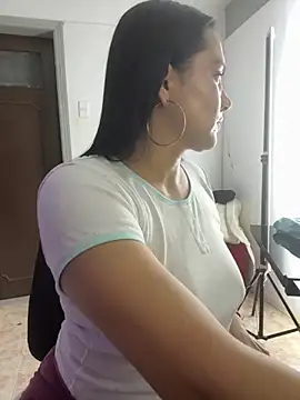 Snapshot of Rouse69_ chatting on October 2025 10:54:02 PM Rouse69 online show from October 2025 10:54:02 PM