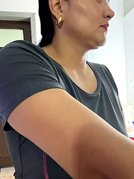 Snapshot of Rouse69_ chatting on November 2025 07:11:02 AM Rouse69 online show from November 2025 07:11:02 AM