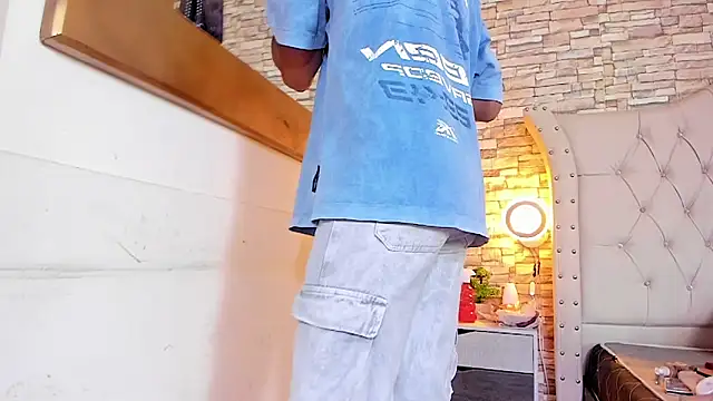 Lucia-Horny24 online show from October 2025 07:25:02 PM