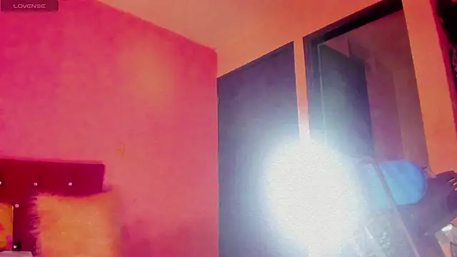 Snapshot of Sara_hot12112 chatting on March 2026 01:07:02 PM Sara hot12112 online show from March 2026 01:07:02 PM