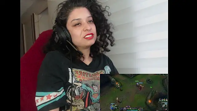 Snapshot of miss_carmila1 chatting on October 2025 10:41:02 PM miss carmila1 online show from October 2025 10:41:02 PM