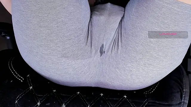 Snapshot of Cameltoe_squirt_inPants chatting on September 2025 03:23:01 PM Cameltoe squirt inPants online show from September 2025 03:23:01 PM