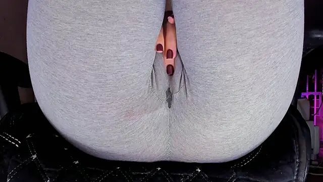 Snapshot of Cameltoe_squirt_inPants chatting on September 2025 12:40:02 PM Cameltoe squirt inPants online show from September 2025 12:40:02 PM