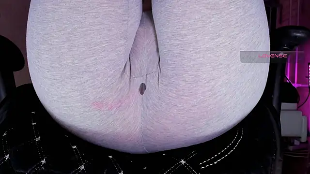 Snapshot of Cameltoe_squirt_inPants chatting on October 2025 12:06:01 PM Cameltoe squirt inPants online show from October 2025 12:06:01 PM