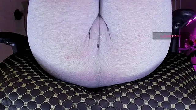 Snapshot of Cameltoe_squirt_inPants chatting on November 2025 01:43:01 PM Cameltoe squirt inPants online show from November 2025 01:43:01 PM