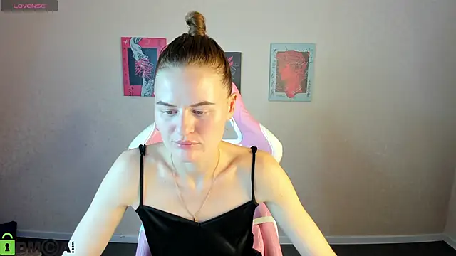 Snapshot of Wanda_Gomez chatting on September 2025 03:16:01 PM Wanda Gomez online show from September 2025 03:16:01 PM