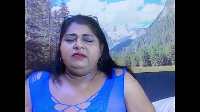 Snapshot of indianhoney694u chatting on January 2026 05:12:01 AM indianhoney694u online show from January 2026 05:12:01 AM