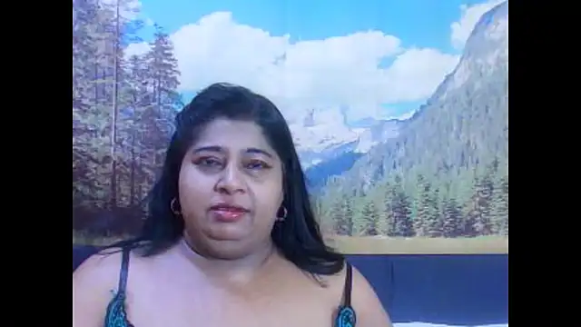 Snapshot of indianhoney694u chatting on February 2026 05:30:01 PM indianhoney694u online show from February 2026 05:30:01 PM
