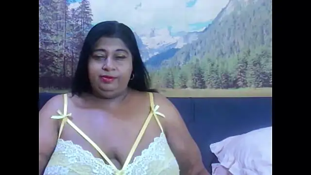 Snapshot of indianhoney694u chatting on February 2026 05:39:02 AM indianhoney694u online show from February 2026 05:39:02 AM