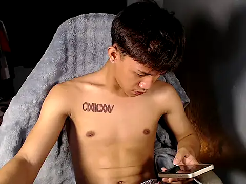 Snapshot of naughtyboyloy_0 chatting on April 2026 05:24:02 PM naughtyboyloy 0 online show from April 2026 05:24:02 PM