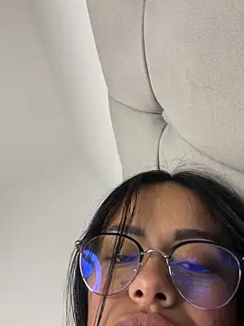 Melissa coch online show from November 2025 03:50:01 AM