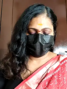 Snapshot of Sweetie_swetha37 chatting on October 2025 08:53:02 PM Sweetie swetha37 online show from October 2025 08:53:02 PM