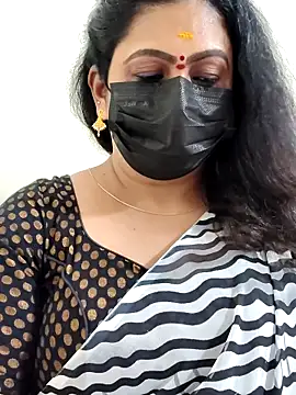 Snapshot of Sweetie_swetha37 chatting on December 2025 07:53:02 PM Sweetie swetha37 online show from December 2025 07:53:02 PM