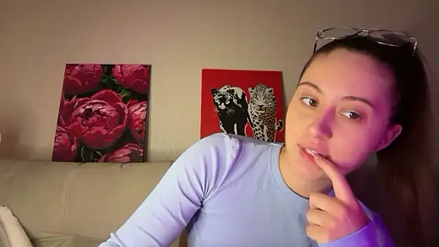 Snapshot of StellarAlice chatting on March 2026 06:19:02 PM StellarAlice online show from March 2026 06:19:02 PM