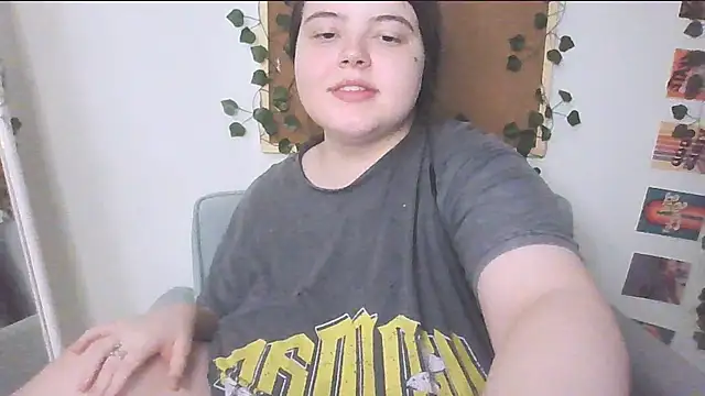 Snapshot of brattyprincessemma chatting on September 2025 06:41:02 PM brattyprincessemma online show from September 2025 06:41:02 PM