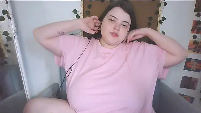 Snapshot of brattyprincessemma chatting on September 2025 01:32:01 PM brattyprincessemma online show from September 2025 01:32:01 PM