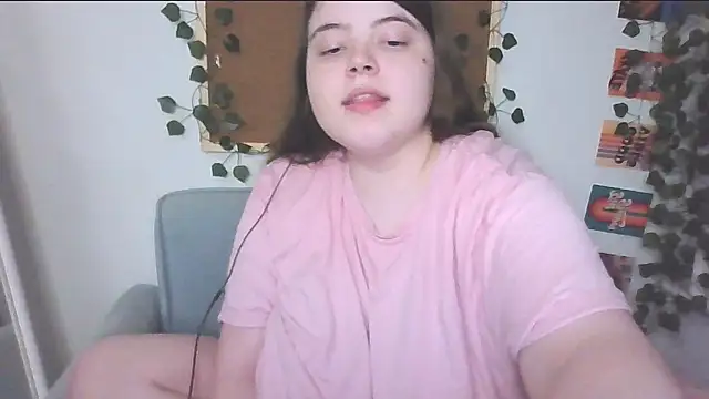 Snapshot of brattyprincessemma chatting on October 2025 06:27:02 PM brattyprincessemma online show from October 2025 06:27:02 PM