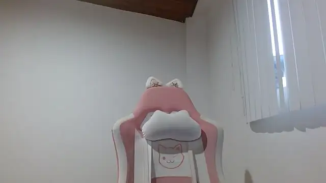 Snapshot of Crystal_Star_ chatting on September 2025 10:59:01 AM Crystal Star online show from September 2025 10:59:01 AM