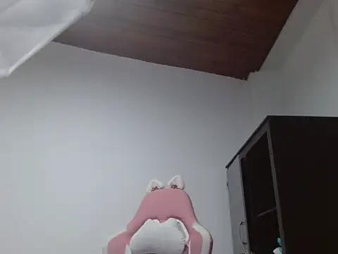 Snapshot of Crystal_Star_ chatting on September 2025 01:28:01 AM Crystal Star online show from September 2025 01:28:01 AM