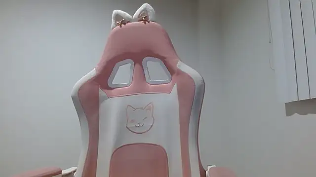 Snapshot of Crystal_Star_ chatting on September 2025 12:23:01 AM Crystal Star online show from September 2025 12:23:01 AM