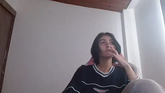 Snapshot of Crystal_Star_ chatting on September 2025 02:20:01 PM Crystal Star online show from September 2025 02:20:01 PM