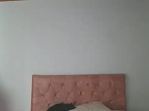 Snapshot of Crystal_Star_ chatting on October 2025 03:45:01 PM Crystal Star online show from October 2025 03:45:01 PM