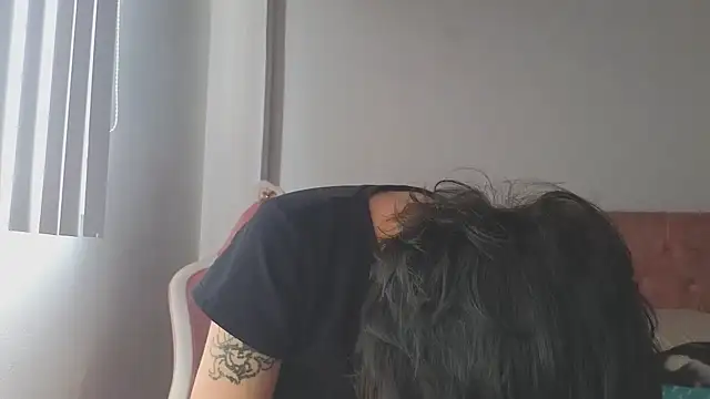 Snapshot of Crystal_Star_ chatting on October 2025 02:40:01 PM Crystal Star online show from October 2025 02:40:01 PM