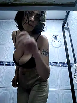 Snapshot of Crystal_Star_ chatting on November 2025 01:53:01 AM Crystal Star online show from November 2025 01:53:01 AM