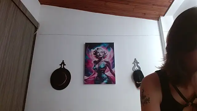 Crystal Star  online show from April 2026 01:38:01 PM