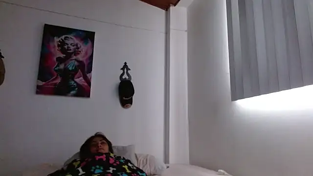 Crystal Star  online show from April 2026 12:41:02 PM