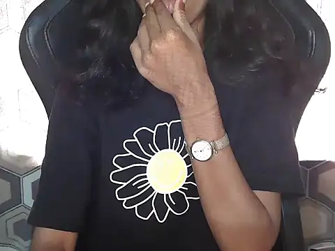 Richa Patel online show from November 2025 11:33:02 AM