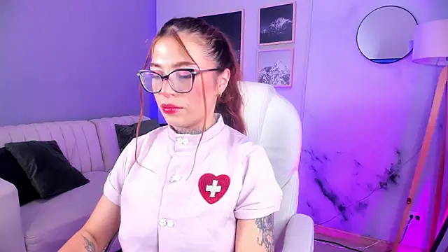 dreamleah  online show from February 2026 11:30:01 PM