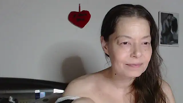 Snapshot of SexySarah177 chatting on April 2026 08:28:02 PM SexySarah177 online show from April 2026 08:28:02 PM