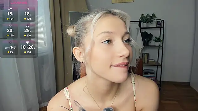 Snapshot of FaaBinaa chatting on November 2025 07:44:02 AM FaaBinaa online show from November 2025 07:44:02 AM