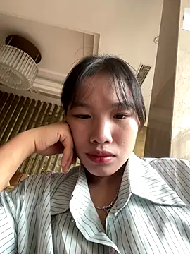 Snapshot of QueenLink chatting on September 2025 06:15:01 AM QueenLink online show from September 2025 06:15:01 AM