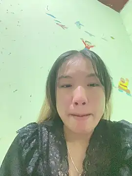 Snapshot of QueenLink chatting on October 2025 06:06:01 PM QueenLink online show from October 2025 06:06:01 PM