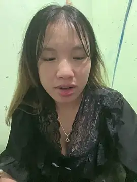 Snapshot of QueenLink chatting on October 2025 06:19:02 PM QueenLink online show from October 2025 06:19:02 PM