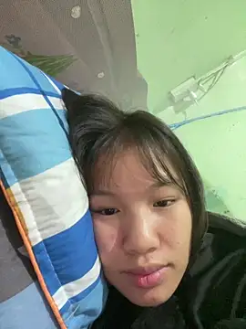 Snapshot of QueenLink chatting on November 2025 05:18:02 AM QueenLink online show from November 2025 05:18:02 AM