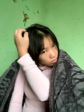 Snapshot of QueenLink chatting on November 2025 02:43:02 AM QueenLink online show from November 2025 02:43:02 AM