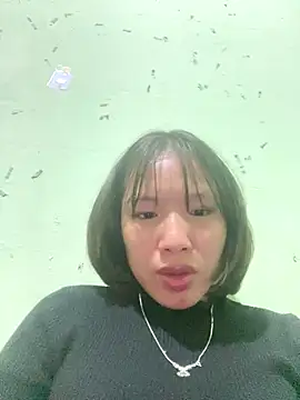 Snapshot of QueenLink chatting on November 2025 05:37:01 PM QueenLink online show from November 2025 05:37:01 PM