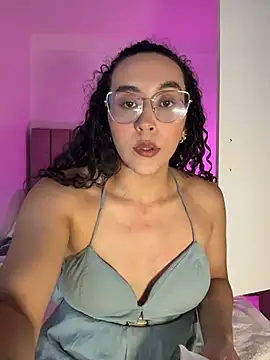 Snapshot of alehia_cute chatting on April 2026 10:29:02 PM alehia cute online show from April 2026 10:29:02 PM