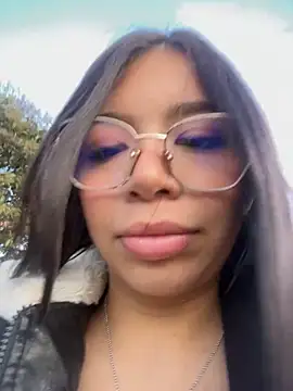 Snapshot of Maddy_Piink chatting on November 2025 09:48:01 PM Maddy Piink online show from November 2025 09:48:01 PM