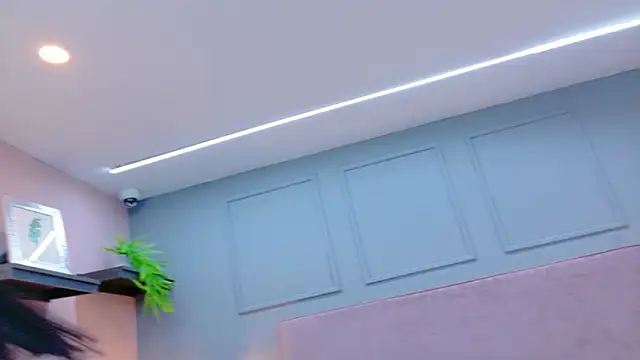 Camila Hill  online show from November 2025 01:10:02 PM