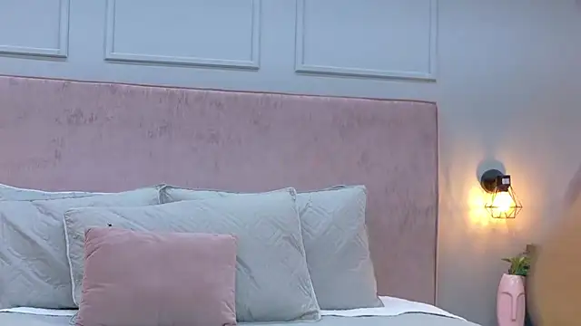 Camila Hill  online show from February 2026 04:22:02 PM