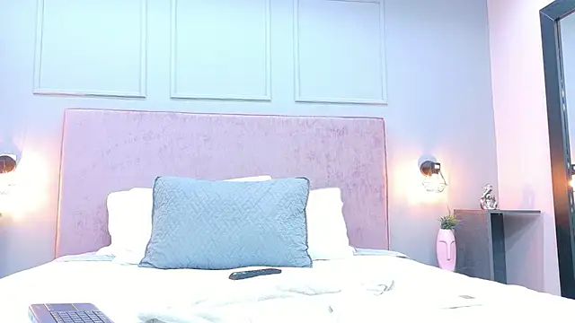 Snapshot of Camila_Hill_ chatting on March 2026 01:00:02 PM Camila Hill online show from March 2026 01:00:02 PM