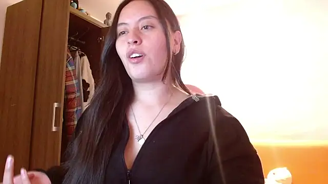 Snapshot of madissooon__ chatting on November 2025 04:00:01 AM madissooon online show from November 2025 04:00:01 AM