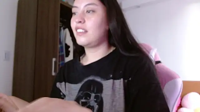 Snapshot of madissooon__ chatting on November 2025 07:23:02 PM madissooon online show from November 2025 07:23:02 PM