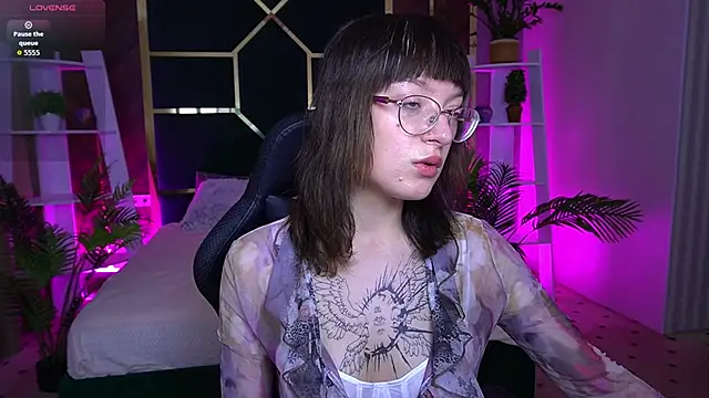 Pixie Peachh online show from November 2025 02:08:02 PM